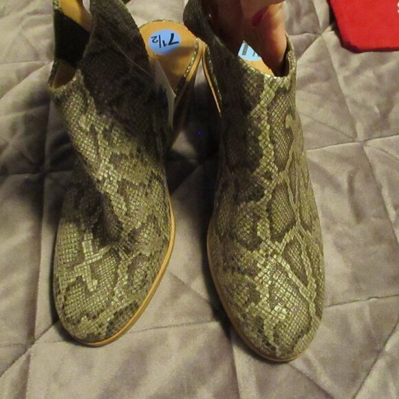 new gental soles by Kenneth cole snake skin heels sz 7.5 M - Picture 3 of 8